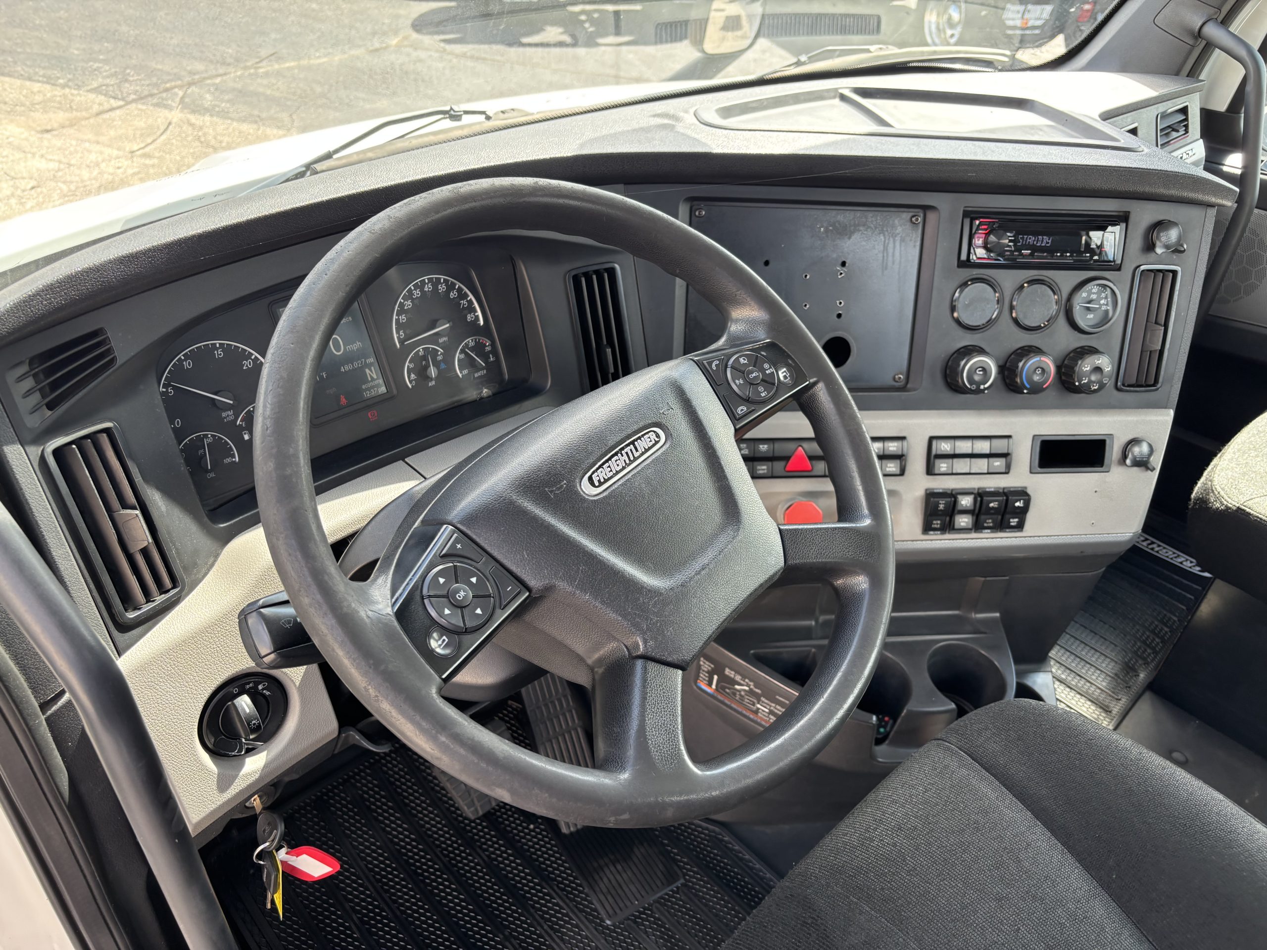 2019 Freightliner Cascadia in Cedar Rapids, IA — photo 4