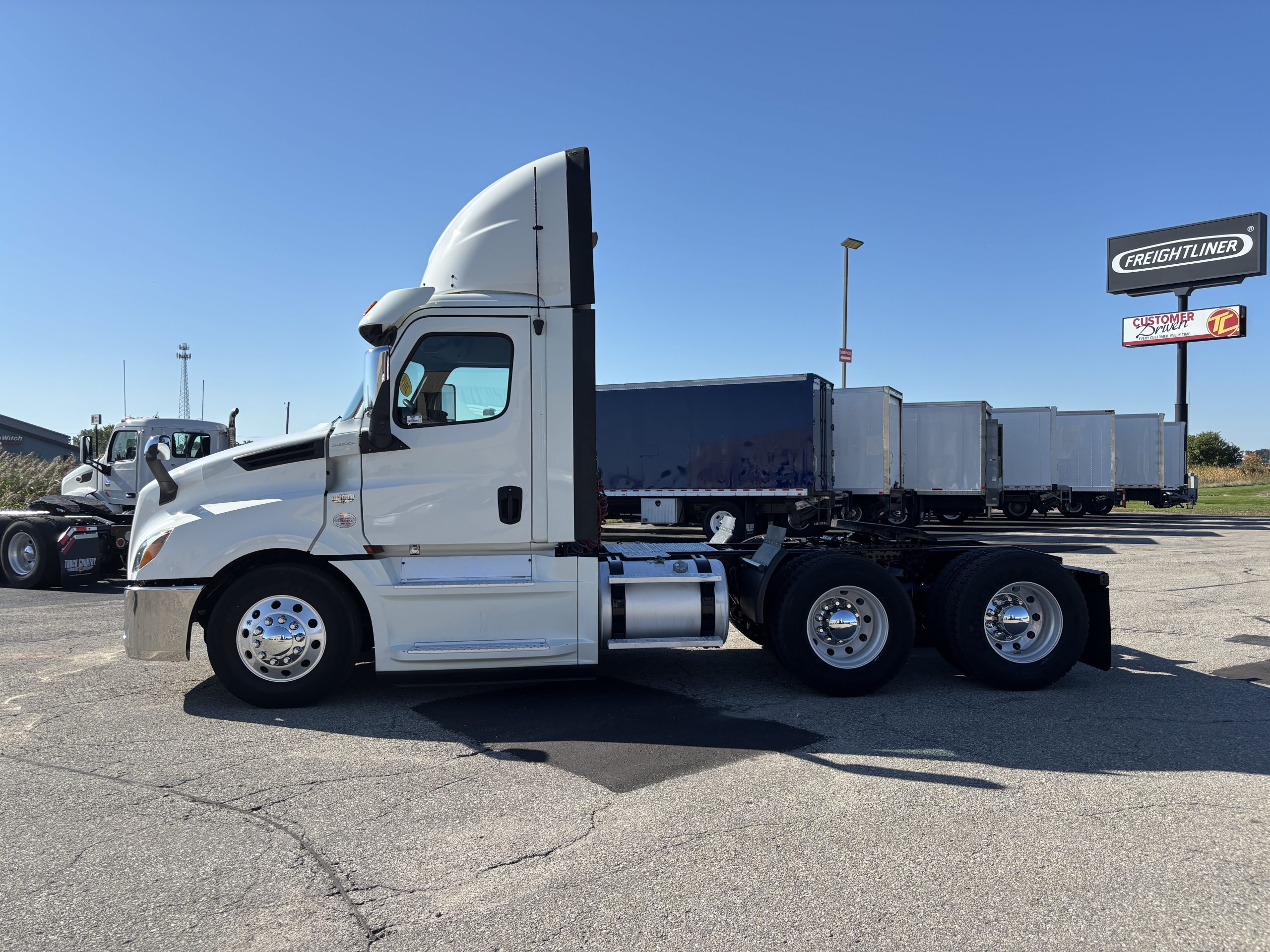 2019 Freightliner PT126DC 2019 Freightliner PT126DC - image 5 of 6