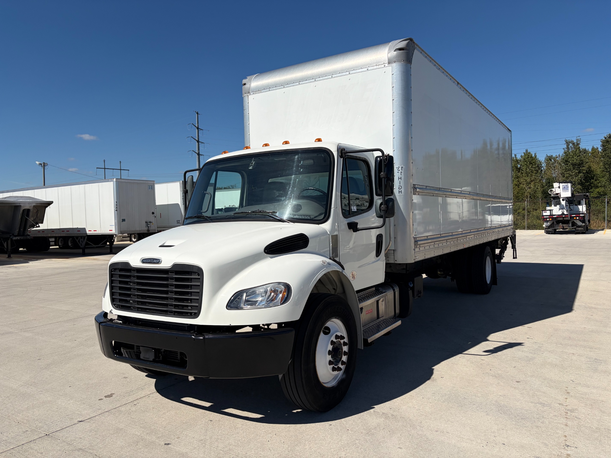 2022 Freightliner M2 106 2022 Freightliner M2 106 - image 1 of 6