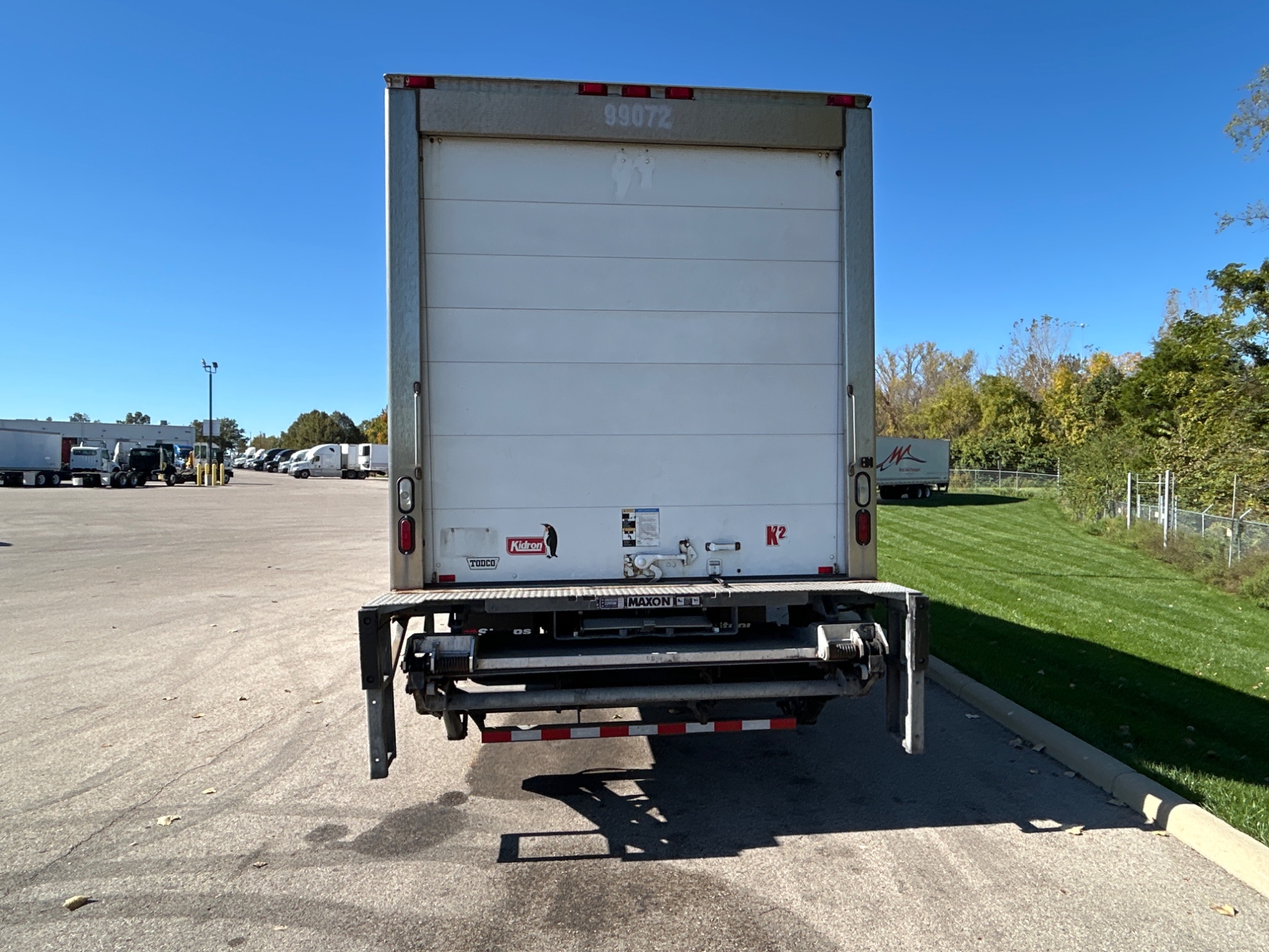 2019 Freightliner M2 106 2019 Freightliner M2 106 - image 4 of 6