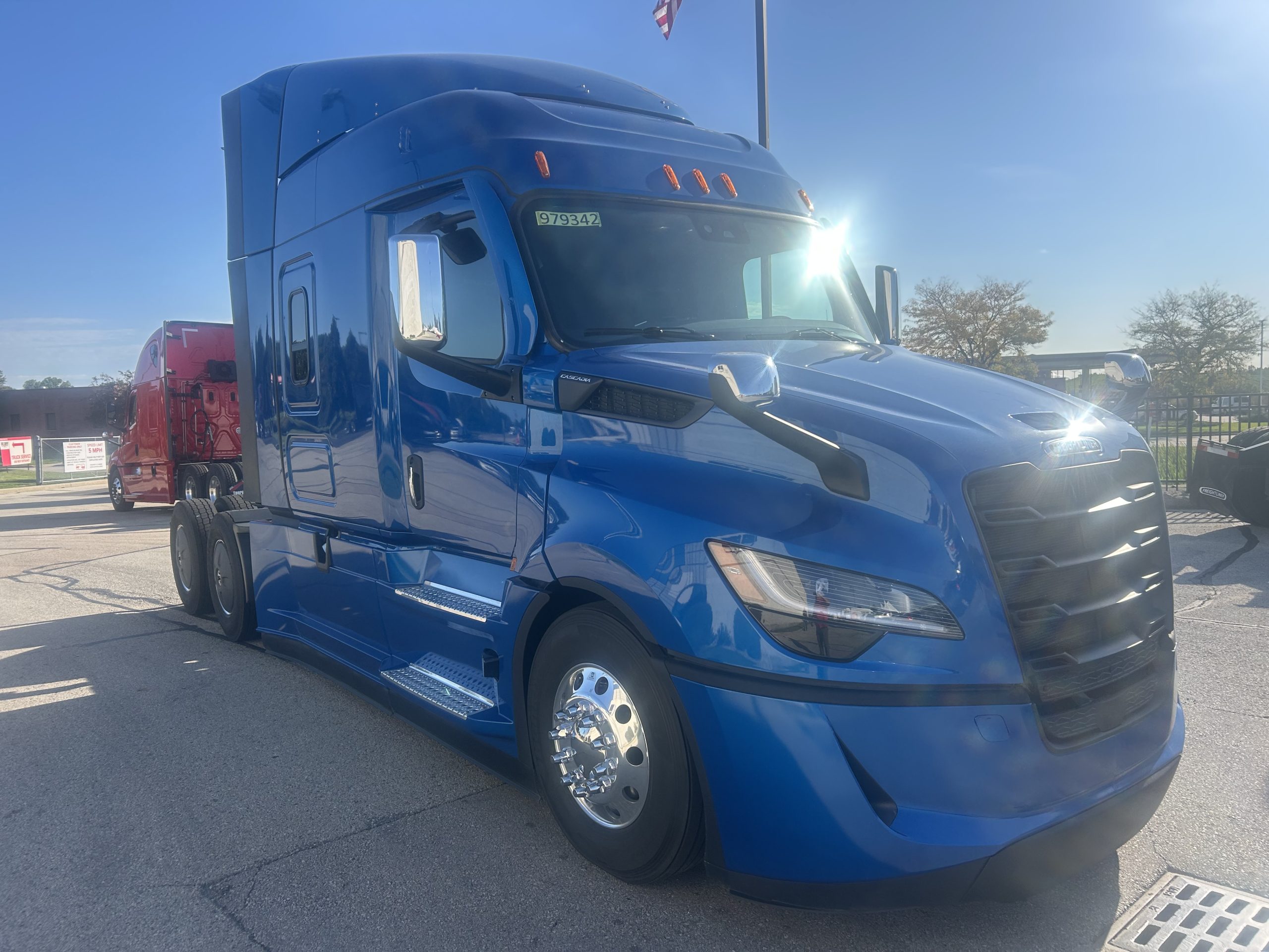 2027 Freightliner PJ126SLP 2027 Freightliner PJ126SLP - image 3 of 6