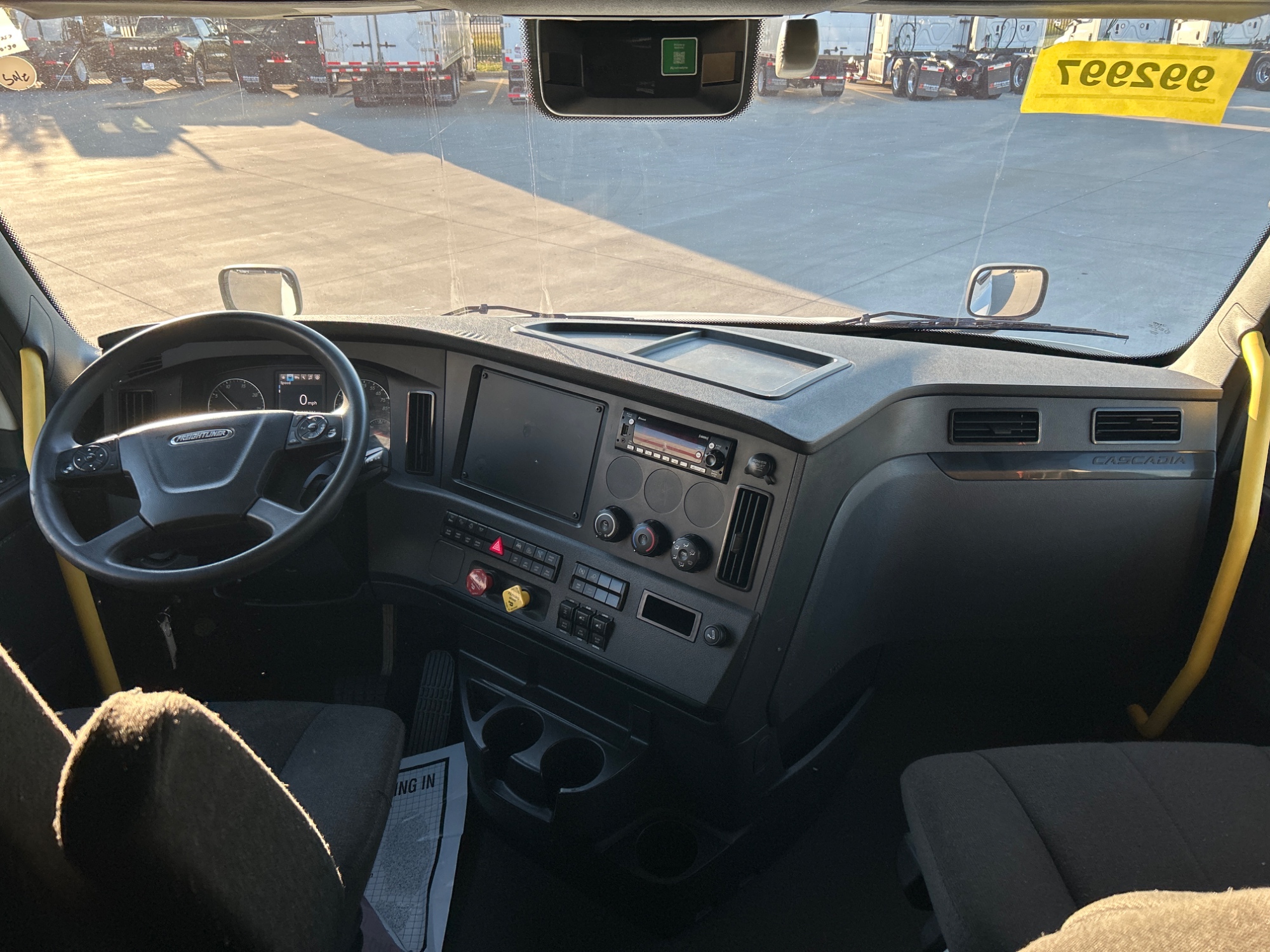 2024 Freightliner PT126SLP 2024 Freightliner PT126SLP - image 5 of 6