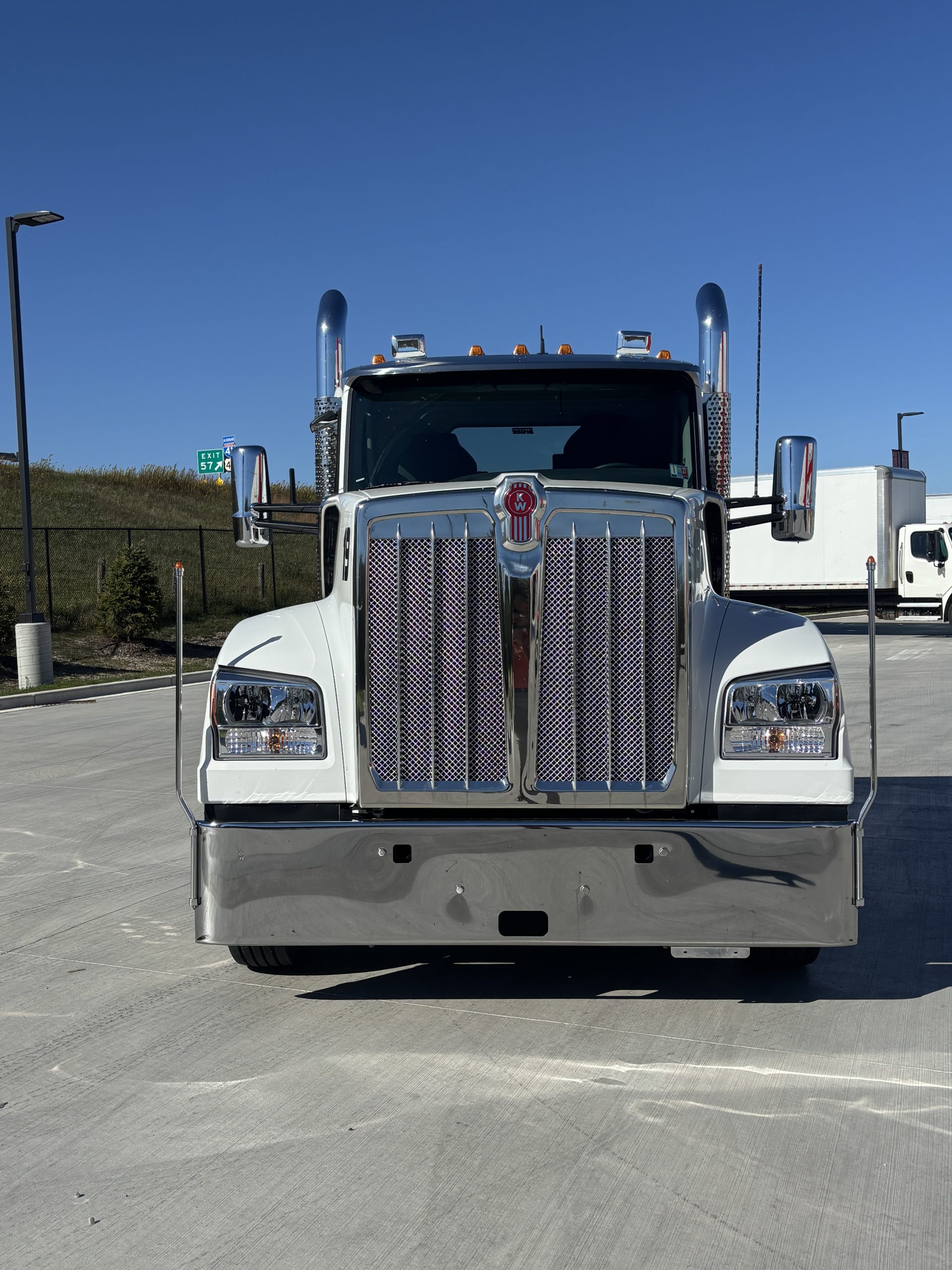 2026 Kenworth W990 2026 Kenworth W990 - image 2 of 6